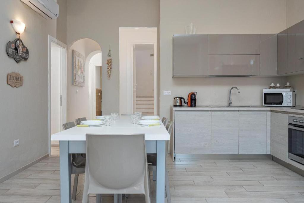 Bellissimo Appartamento Con Veranda Privata Al Centro Di Porto Rotondo Exterior foto