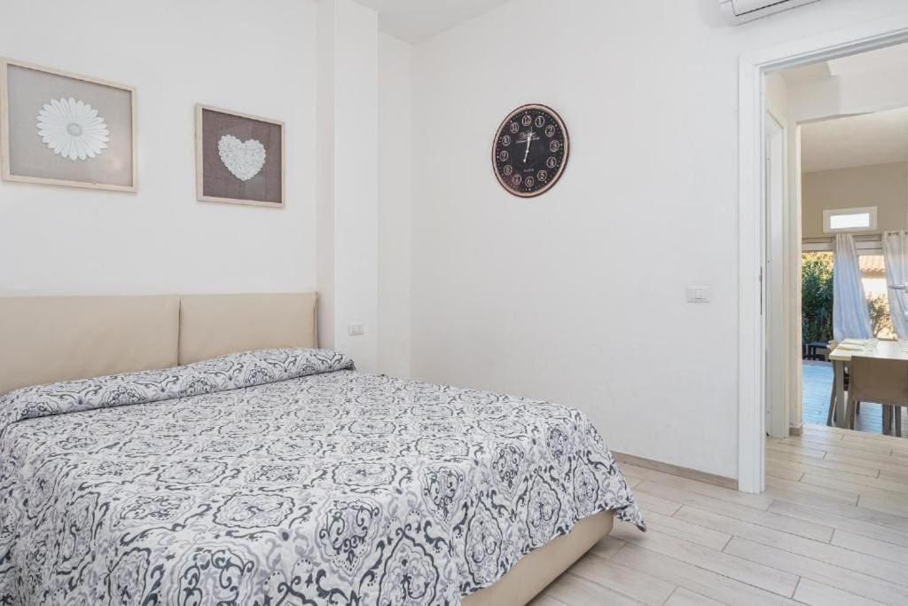 Bellissimo Appartamento Con Veranda Privata Al Centro Di Porto Rotondo Exterior foto