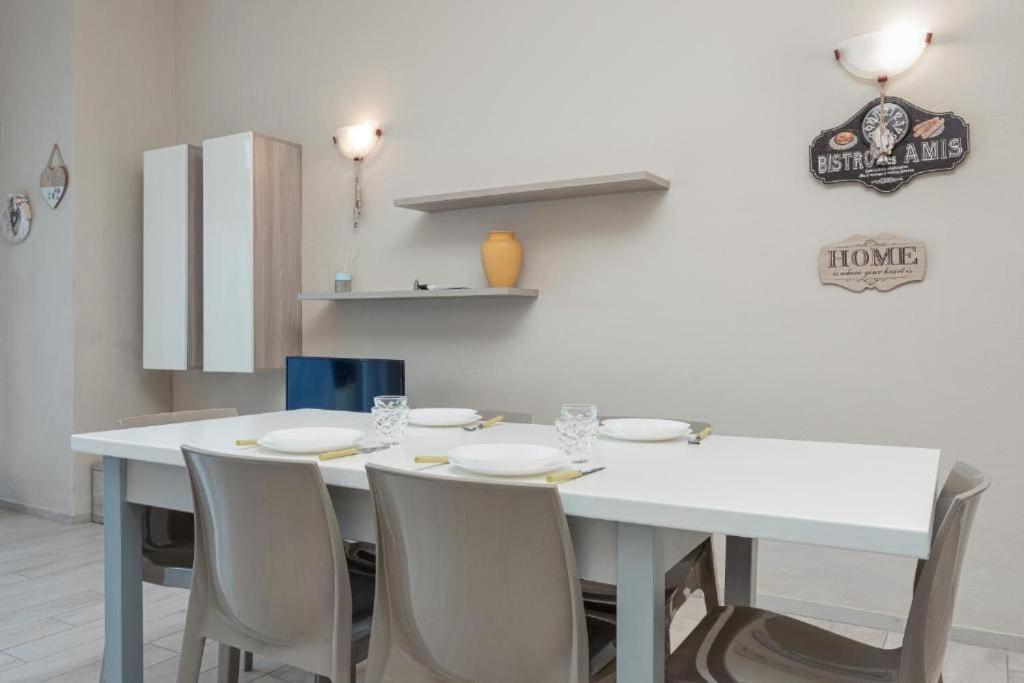 Bellissimo Appartamento Con Veranda Privata Al Centro Di Porto Rotondo Exterior foto
